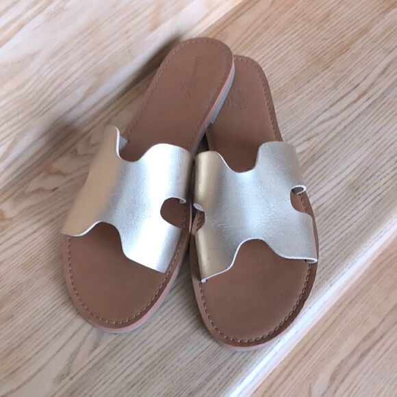 Universal Thread Gold H slippers - Picture 3 of 9